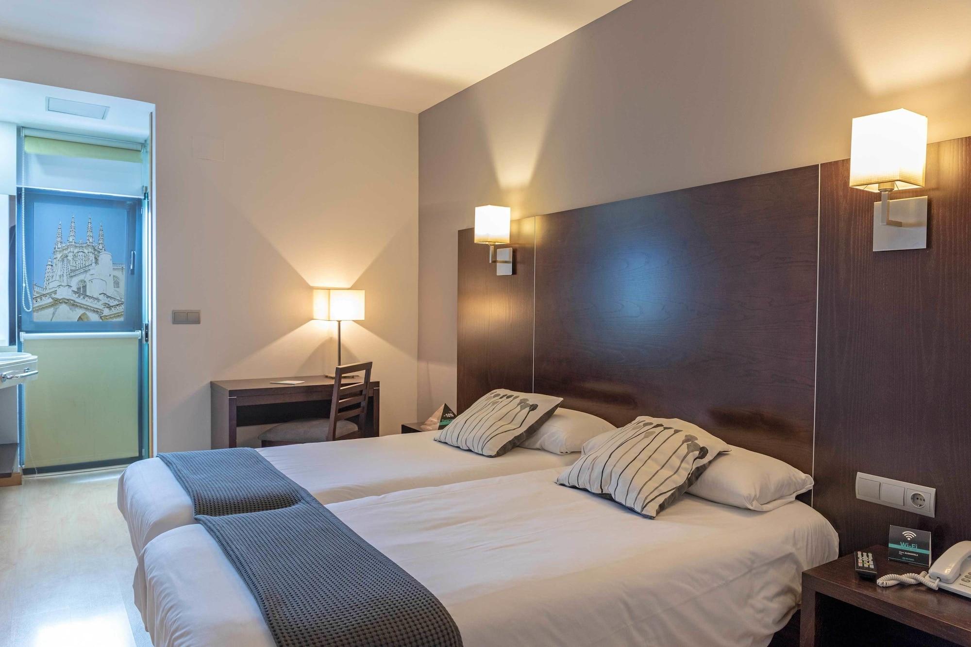 Hotel Alda Cardena บูร์โกส ภายนอก รูปภาพ
