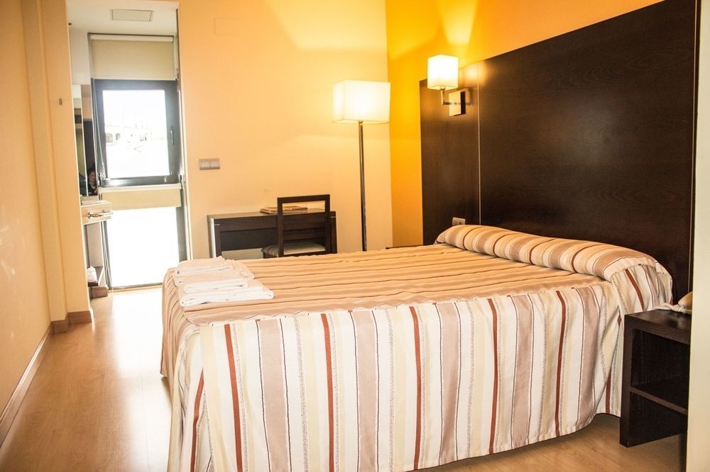 Hotel Alda Cardena บูร์โกส ภายนอก รูปภาพ