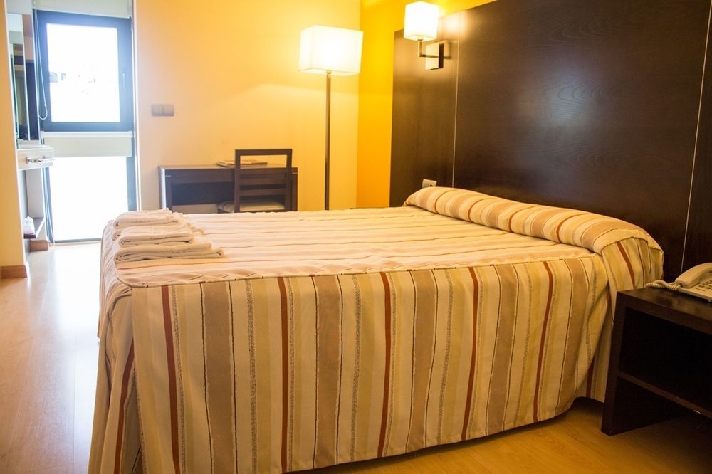 Hotel Alda Cardena บูร์โกส ภายนอก รูปภาพ