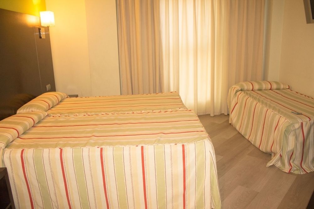 Hotel Alda Cardena บูร์โกส ภายนอก รูปภาพ